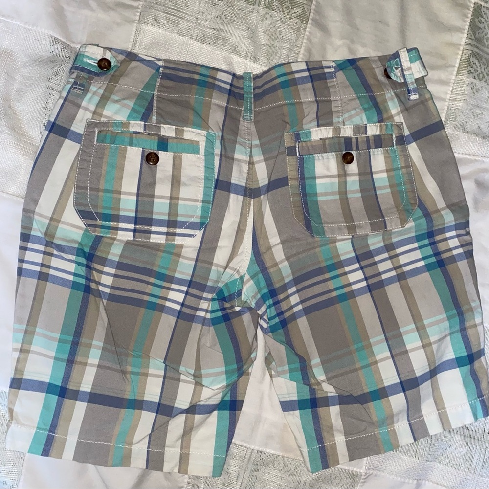 Old Navy Plaid shorts women’s size 8 - Picture 4 of 4
